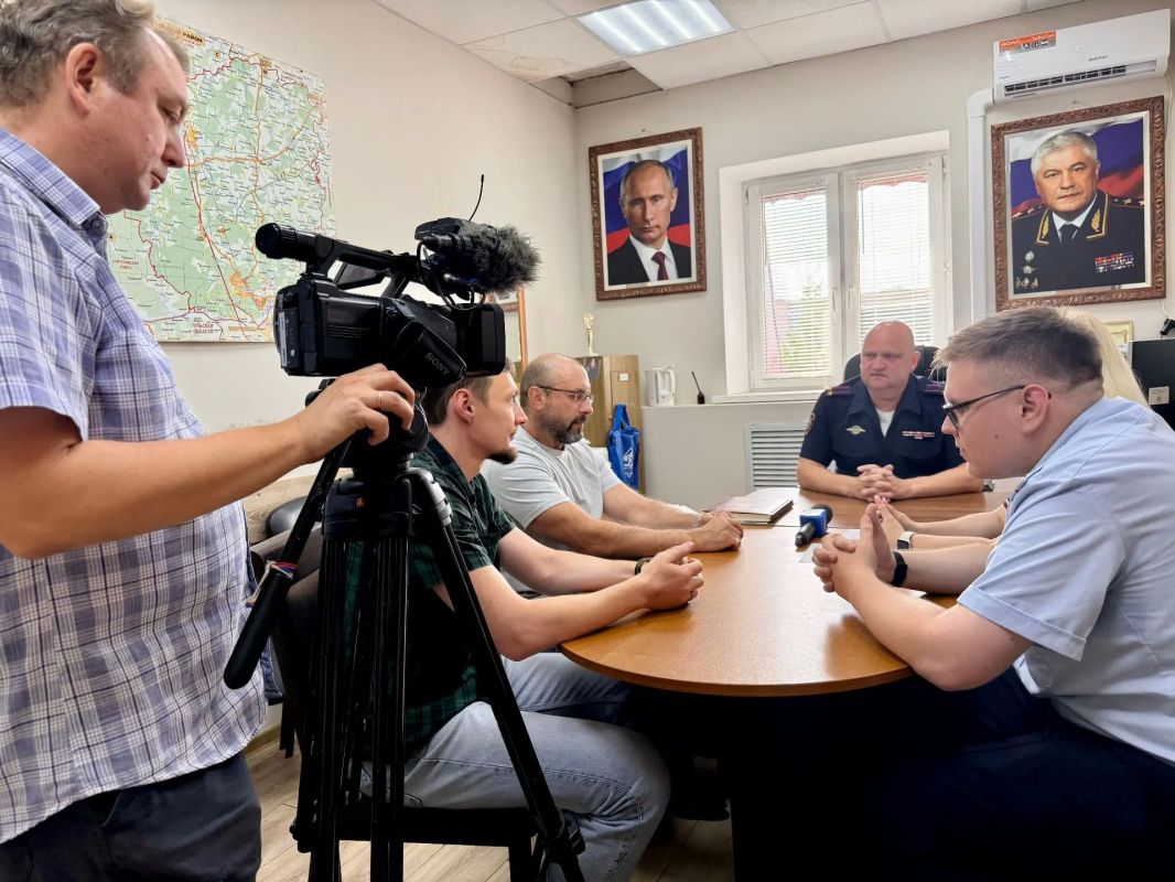 Ступинские полицейские рассказали о преимуществах работы в органах внутренних дел Ступинские полицейские рассказали о преимуществах работы в органах внутренних дел