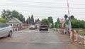 Вниманию автомобилистов!. В четверг, 23 июля, будет временно ограничено движение всех видов автомобильного транспорта через железнодорожный переезд 103 км (станция Пески)