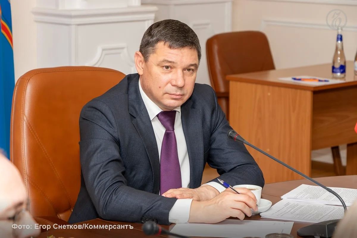 Паровозы с прицепом: действующие, будущие и бывшие губернаторы Черноземья раскрыли доходы как кандидаты в Госдуму Паровозы с прицепом: действующие, будущие и бывшие губернаторы Черноземья раскрыли доходы как кандидаты в Госдуму