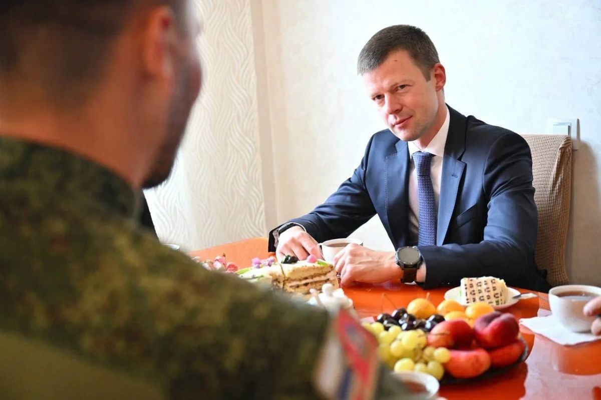 Сергей Юров встретился с ветераном СВО Вячеславом Мамаевым и его семьей в Балашихе Сергей Юров встретился с ветераном СВО Вячеславом Мамаевым и его семьей в Балашихе