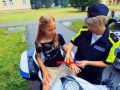 В детском оздоровительном лагере «Олимп» состоялась яркая акция «Зарядка со стражами правопорядка», звездным гостем на которой стал Николай Бобылев — победитель популярного спортивного шоу «Титаны» на телеканале ТНТ