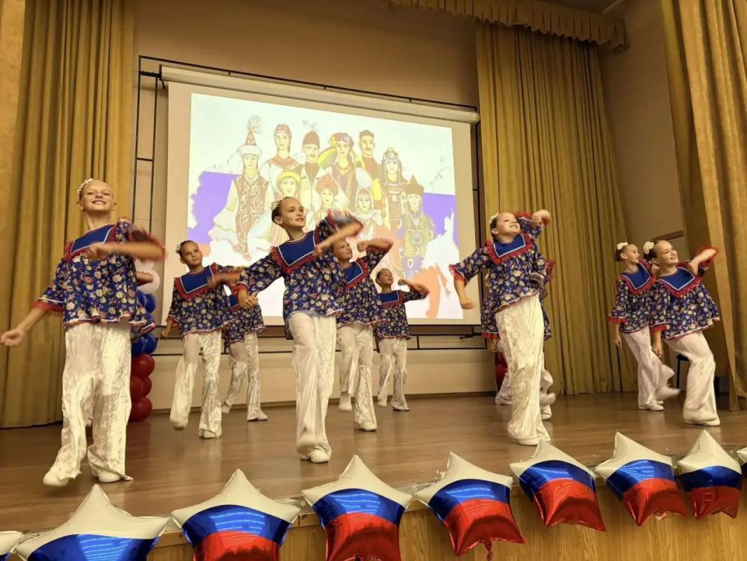 В школе № 30 прошла торжественная линейка в День знаний В школе № 30 прошла торжественная линейка в День знаний
