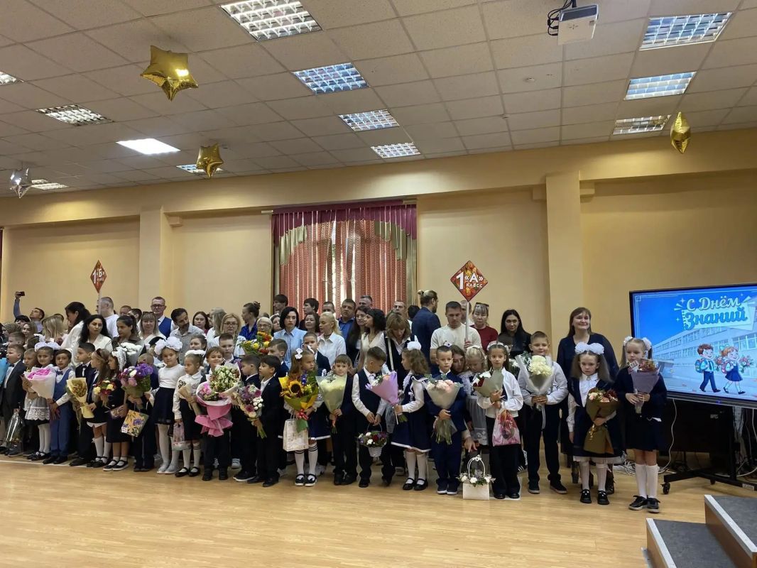 В школах Реутова прошли торжественные линейки В школах Реутова прошли торжественные линейки