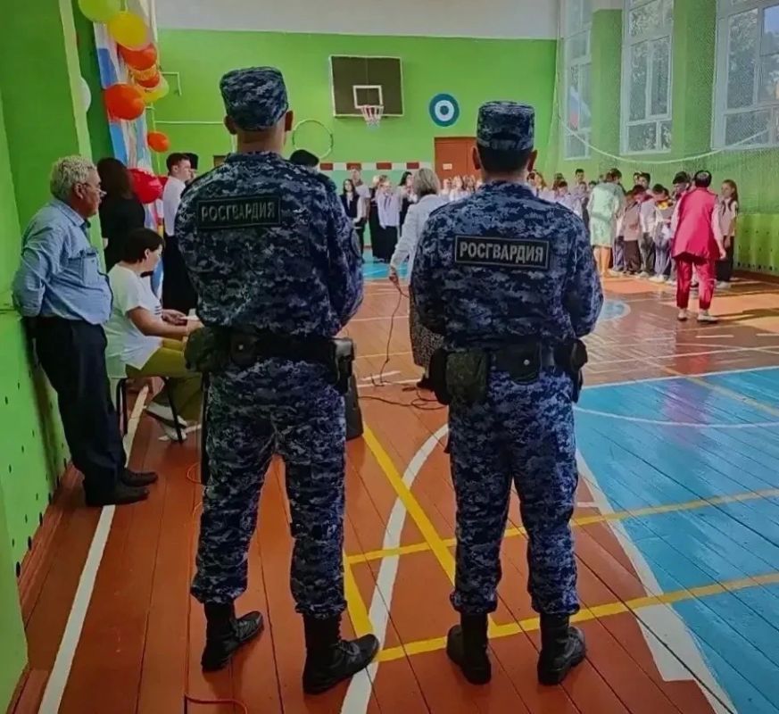 Росгвардейцы обеспечили общественный порядок и безопасность в День знаний в Подмосковье Росгвардейцы обеспечили общественный порядок и безопасность в День знаний в Подмосковье