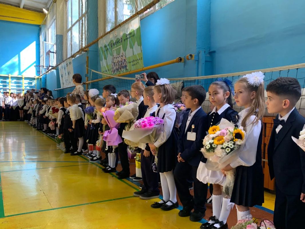 Первые звонки прозвенели в школах Химок Первые звонки прозвенели в школах Химок