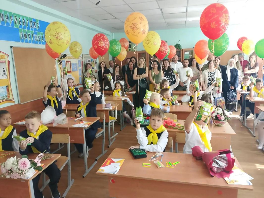 В школах Реутова прошли торжественные линейки В школах Реутова прошли торжественные линейки
