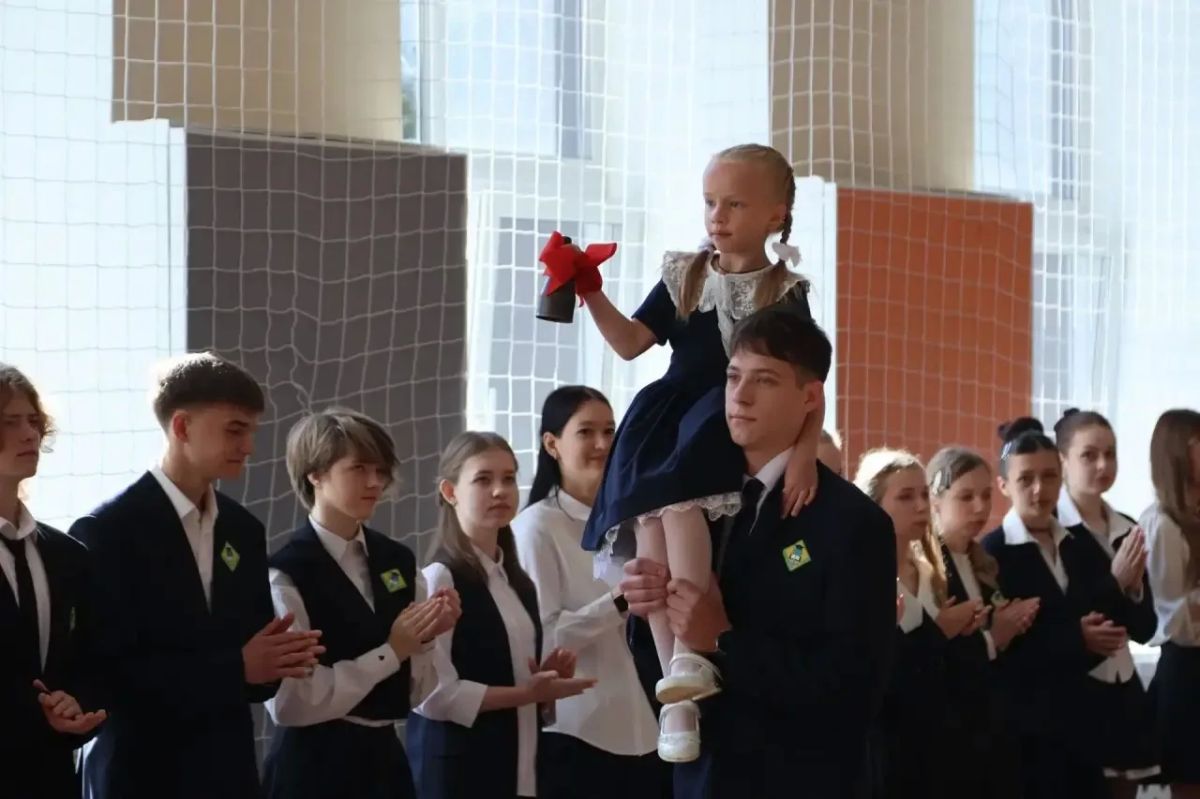 Сергей Мужальских: Сегодня, в День знаний, вместе с учениками, педагогами и родителями открыл двери обновлённый лицей №1 после капитального ремонта Сергей Мужальских: Сегодня, в День знаний, вместе с учениками, педагогами и родителями открыл двери обновлённый лицей №1 после капитального ремонта