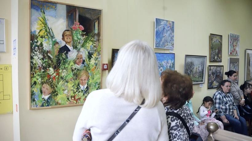 На «Осеннем вернисаже» в Солнечногорске представили 183 работы подмосковных художников На «Осеннем вернисаже» в Солнечногорске представили 183 работы подмосковных художников