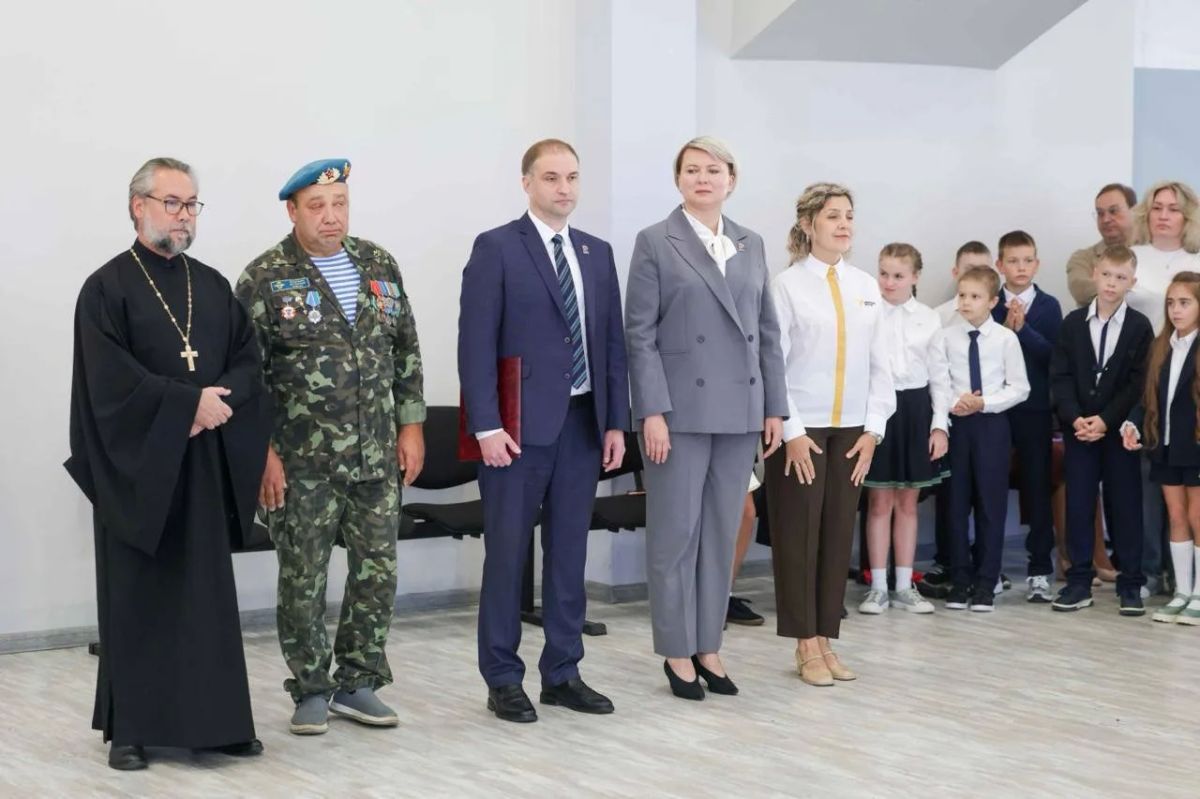 В третьем корпусе школы «Бородино» прошла третья торжественная линейка в истории В третьем корпусе школы «Бородино» прошла третья торжественная линейка в истории