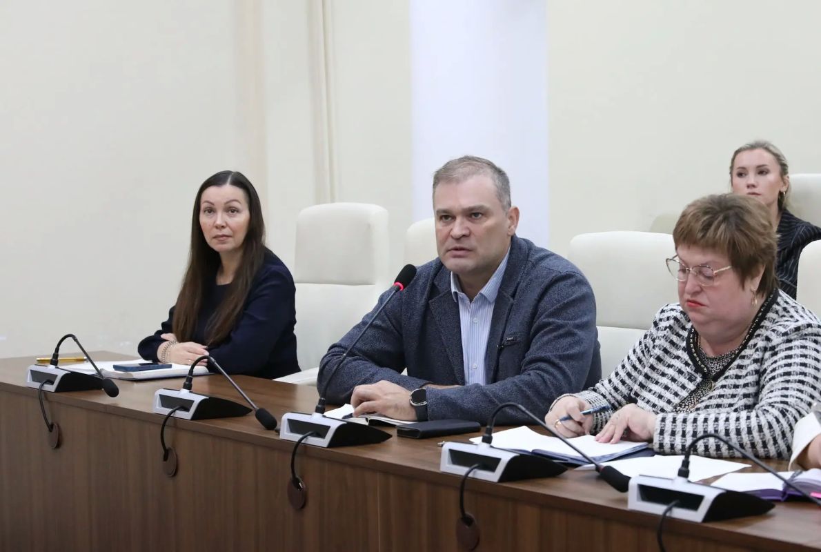 Подготовку к отопительному сезону, содержание городских дорог и оперативную обстановку обсудили в администрации Долгопрудного Подготовку к отопительному сезону, содержание городских дорог и оперативную обстановку обсудили в администрации Долгопрудного