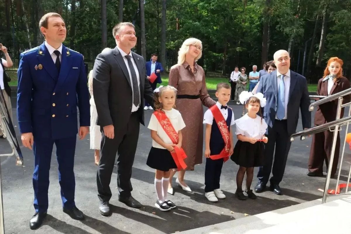 В Протвино после капитального ремонта открылся лицей имени академика Анатолия Логунова В Протвино после капитального ремонта открылся лицей имени академика Анатолия Логунова