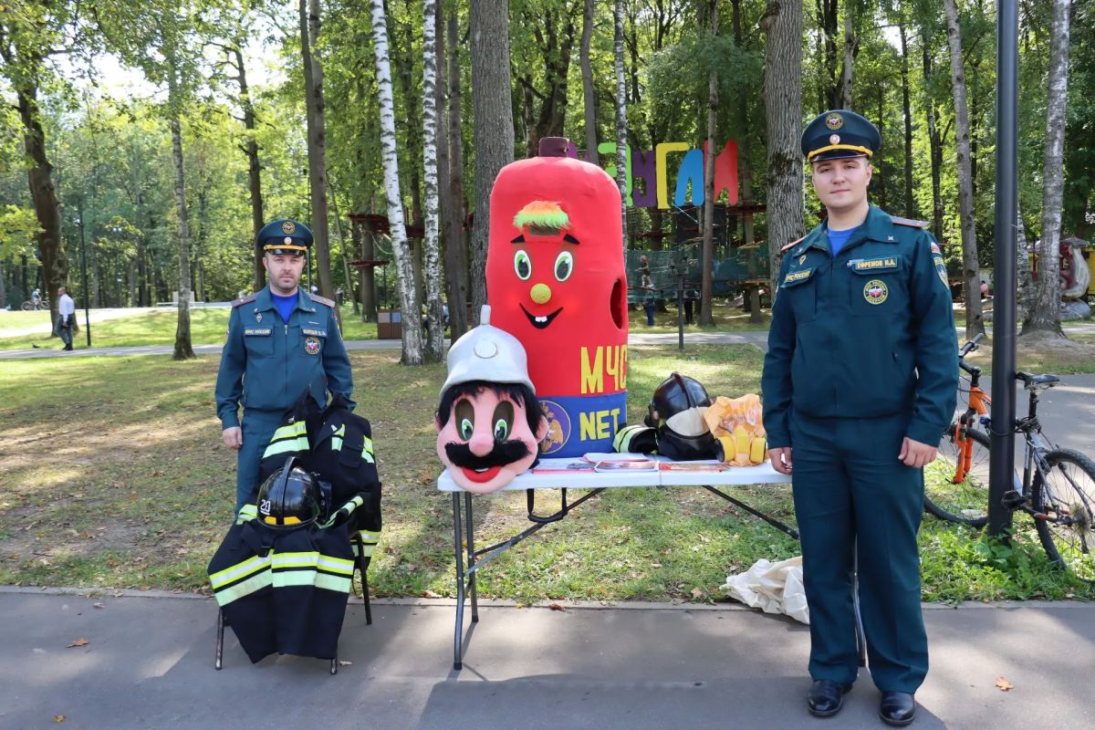 В парке имени Н. Островского отметили День знаний семейным праздником В парке имени Н. Островского отметили День знаний семейным праздником