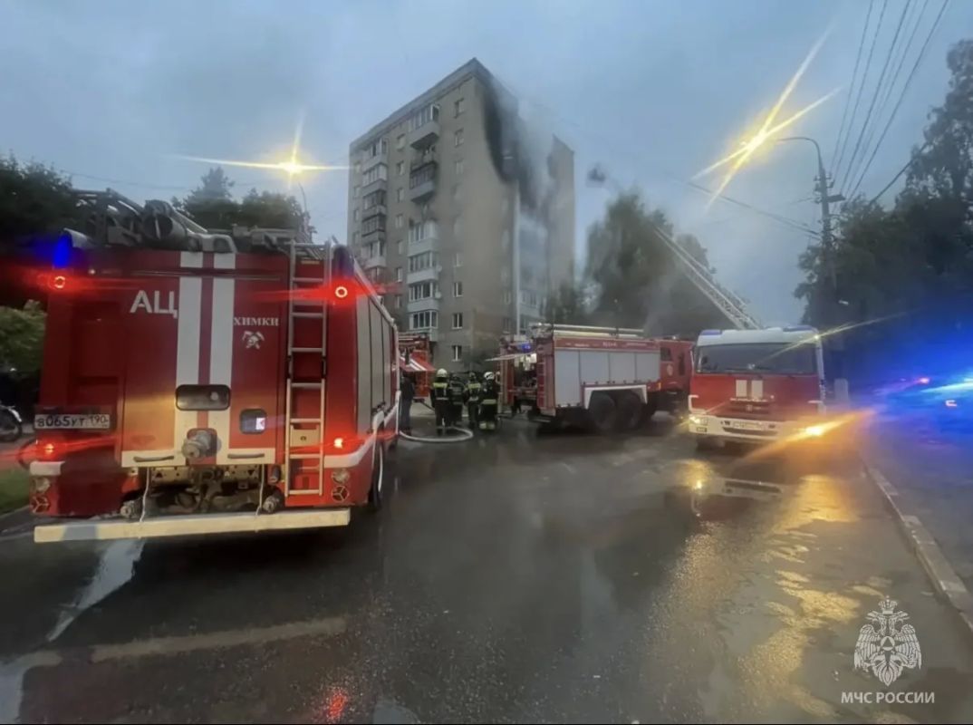 Огнеборцы локализовали пожар в жилом доме а Лобне Огнеборцы локализовали пожар в жилом доме а Лобне