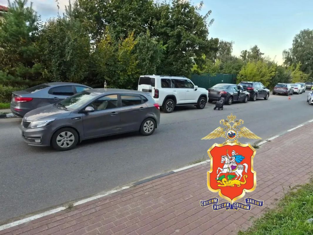 Подмосковные полицейские разбираются в обстоятельствах ДТП в Королёве, в котором пострадала несовершеннолетняя Подмосковные полицейские разбираются в обстоятельствах ДТП в Королёве, в котором пострадала несовершеннолетняя