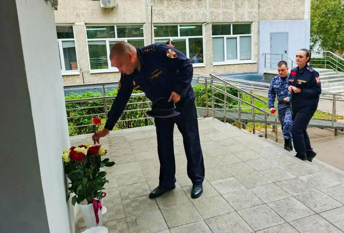 Росгвардейцы в Подмосковье приняли участие в мероприятии, посвящённом Дню солидарности в борьбе с терроризмом Росгвардейцы в Подмосковье приняли участие в мероприятии, посвящённом Дню солидарности в борьбе с терроризмом