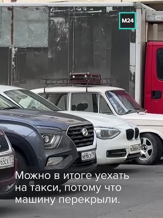 «У нас недавно был пожар, пожарные не смогли подъехать»: жильцы одного из ЖК в Балашихе жалуются на плотную парковку во дворе