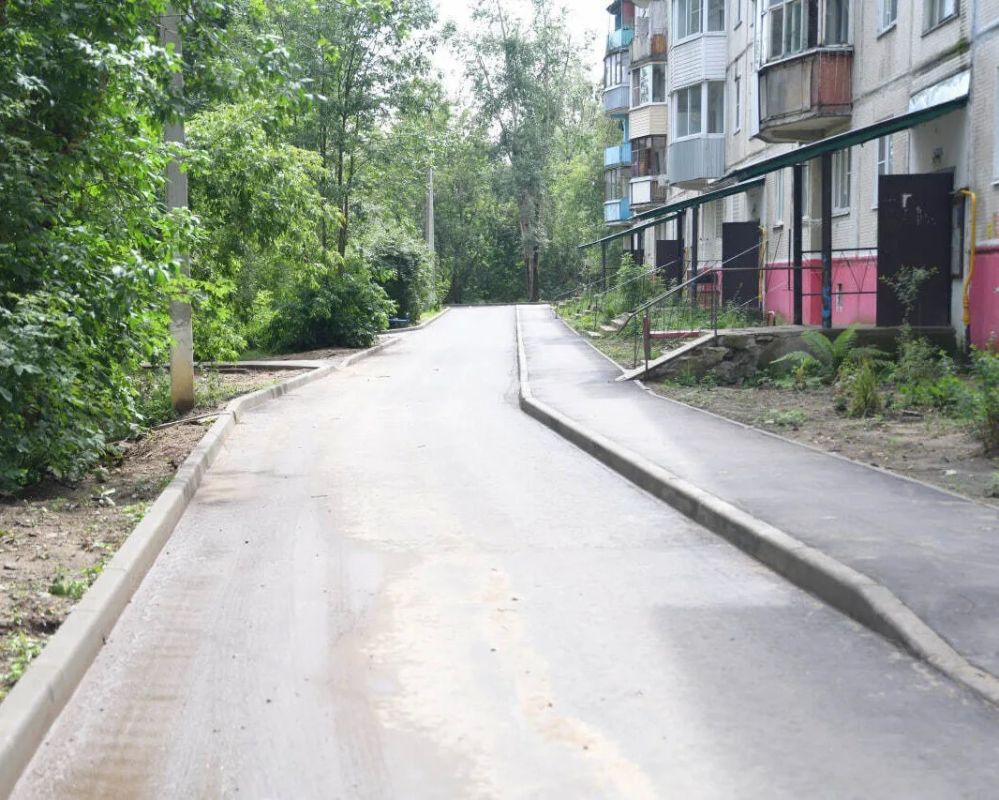 Дворовые территории в Дмитровском округе благоустраивают комплексно Дворовые территории в Дмитровском округе благоустраивают комплексно