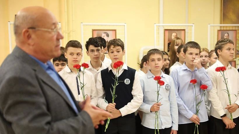В Солнечногорске почтили память жертв теракта в Беслане В Солнечногорске почтили память жертв теракта в Беслане