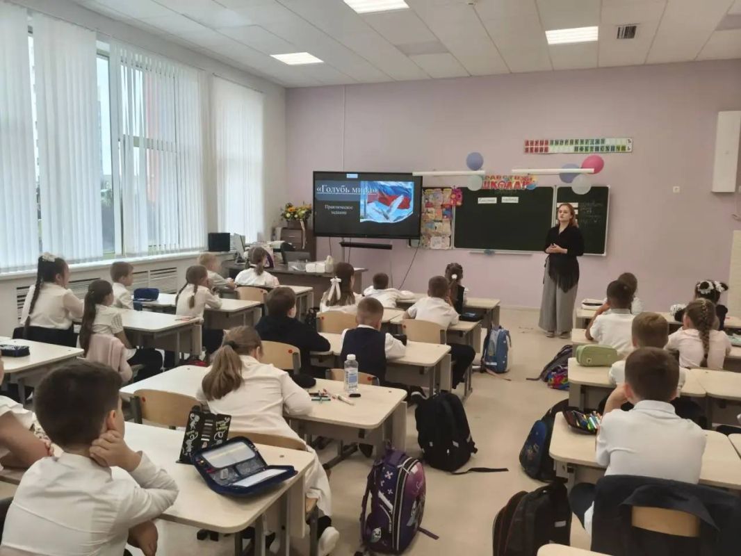 Белых голубей в память о трагедии в Беслане смастерили ученики одной из подольских школ Белых голубей в память о трагедии в Беслане смастерили ученики одной из подольских школ