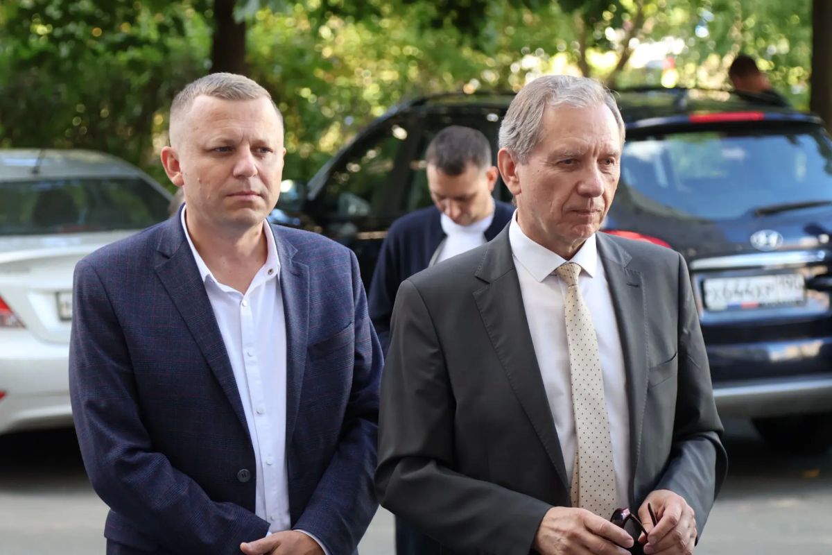 Сергей Мужальских: По обращениям жителей выехал к дому № 21 на улице Калинина Сергей Мужальских: По обращениям жителей выехал к дому № 21 на улице Калинина