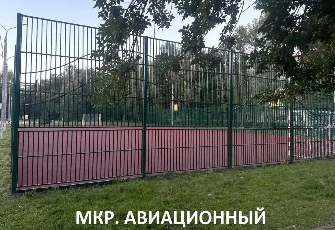 Спортивная площадка «Метеор» в микрорайоне Авиационный стала комфортнее Спортивная площадка «Метеор» в микрорайоне Авиационный стала комфортнее