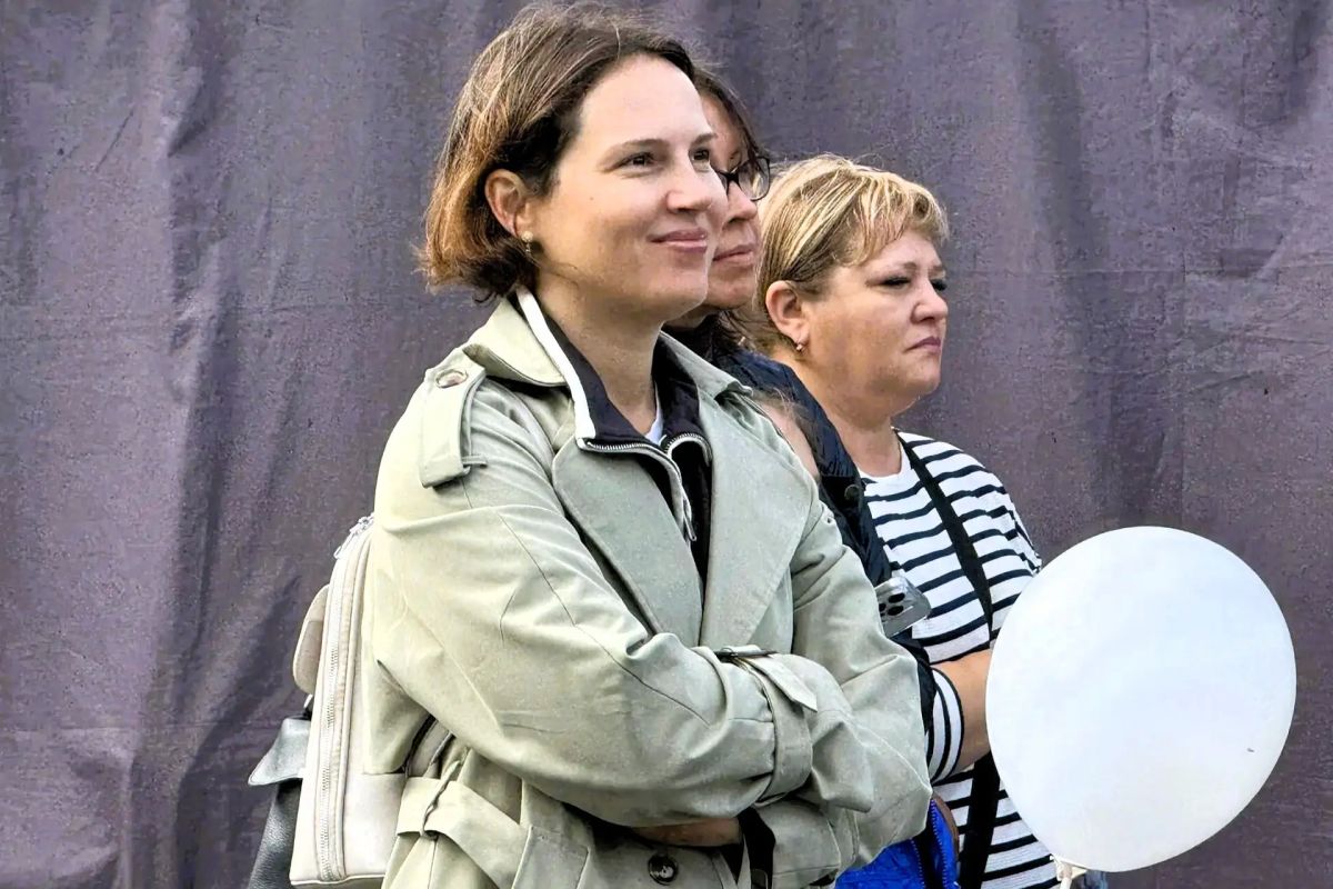 На главной сцене фестиваля «Чаепитие в Мытищах», посвященного Дню городского округа, в течение всего дня проходит большая концертная программа с участием творческих коллективов На главной сцене фестиваля «Чаепитие в Мытищах», посвященного Дню городского округа, в течение всего дня проходит большая концертная программа с участием творческих коллективов