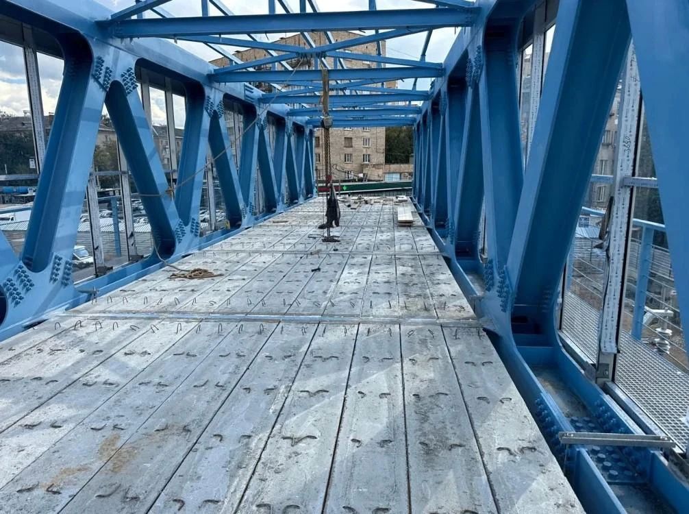 В Королеве на пешеходном переходе у станции Подлипки-Дачные приступили к монтажу павильона со стороны ул. Грабина В Королеве на пешеходном переходе у станции Подлипки-Дачные приступили к монтажу павильона со стороны ул. Грабина