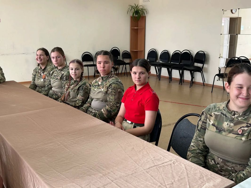«Я буду служить России»: выпускник «Звезды» встретился с юными патриотами Ступино «Я буду служить России»: выпускник «Звезды» встретился с юными патриотами Ступино