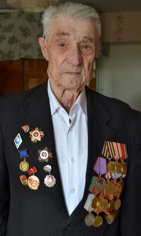 Андрей Воробьев: Сегодня 100 лет исполняется Николаю Ивановичу Рысеву из Электростали — ветерану Великой Отечественной войны, художнику и поэту!
