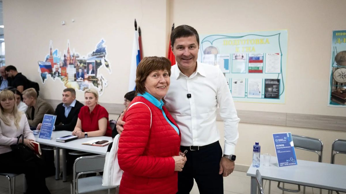 Владимир Волков: Выездную администрацию сегодня провели в школе №28 в микрорайоне Зенино Владимир Волков: Выездную администрацию сегодня провели в школе №28 в микрорайоне Зенино