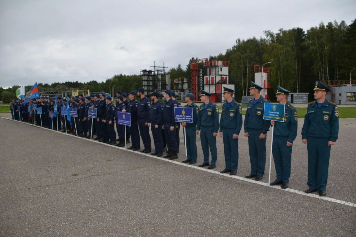 Сотрудники Главного управления участвуют в соревнованиях среди лучших спасателей региона Сотрудники Главного управления участвуют в соревнованиях среди лучших спасателей региона