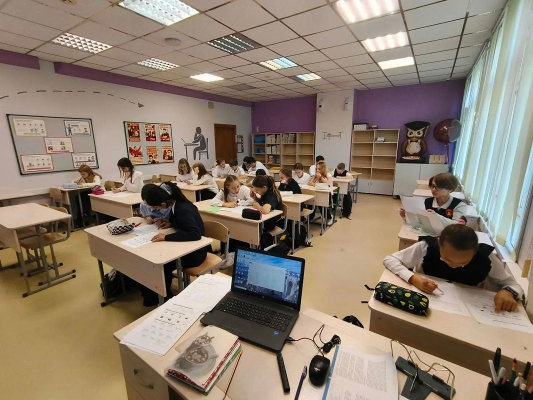 Цифровая грамотность становится неотъемлемой частью настоящего и будущего — в школах Дмитровского округа стартовали «Киберуроки» Цифровая грамотность становится неотъемлемой частью настоящего и будущего — в школах Дмитровского округа стартовали «Киберуроки»