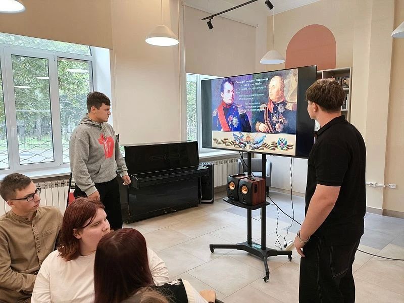 В Центральной библиотеке имени Инны Гофф прошла познавательная программа «Война 1812 года» В Центральной библиотеке имени Инны Гофф прошла познавательная программа «Война 1812 года»