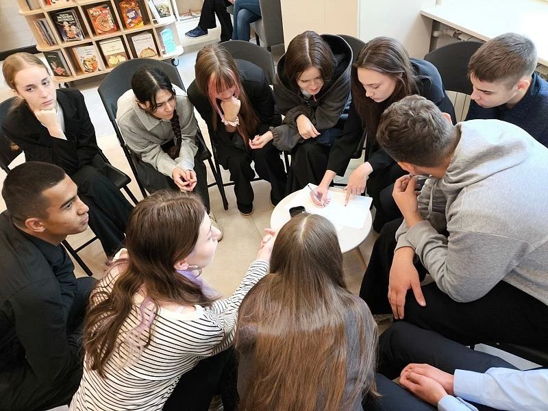 В Центральной библиотеке имени Инны Гофф прошла познавательная программа «Война 1812 года» В Центральной библиотеке имени Инны Гофф прошла познавательная программа «Война 1812 года»