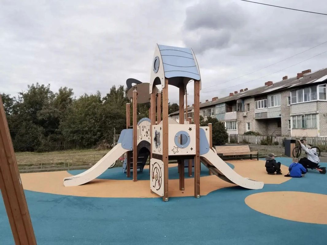 В Городском округе Коломна завершены запланированные на 2026 год работы по обновлению детских игровых площадок В Городском округе Коломна завершены запланированные на 2026 год работы по обновлению детских игровых площадок