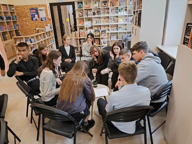 В Центральной библиотеке имени Инны Гофф прошла познавательная программа «Война 1812 года» В Центральной библиотеке имени Инны Гофф прошла познавательная программа «Война 1812 года»