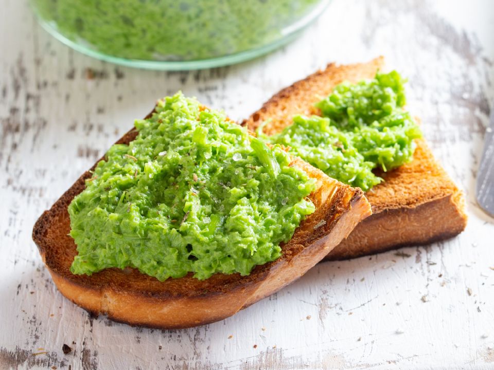 Пикантная закуска: безумие вкуса с чесночными стрелками и майонезом
