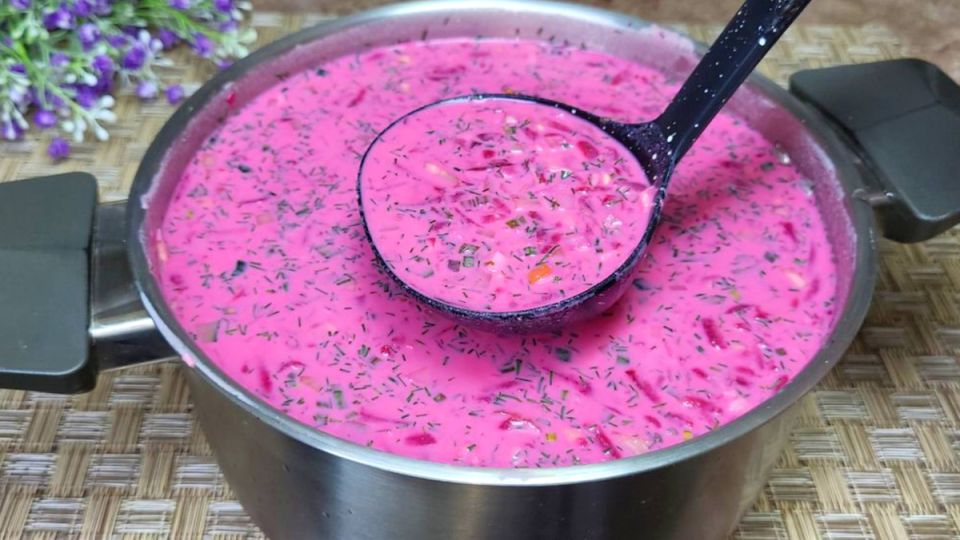 Летний холодный борщ: освежающая находка для жарких дней