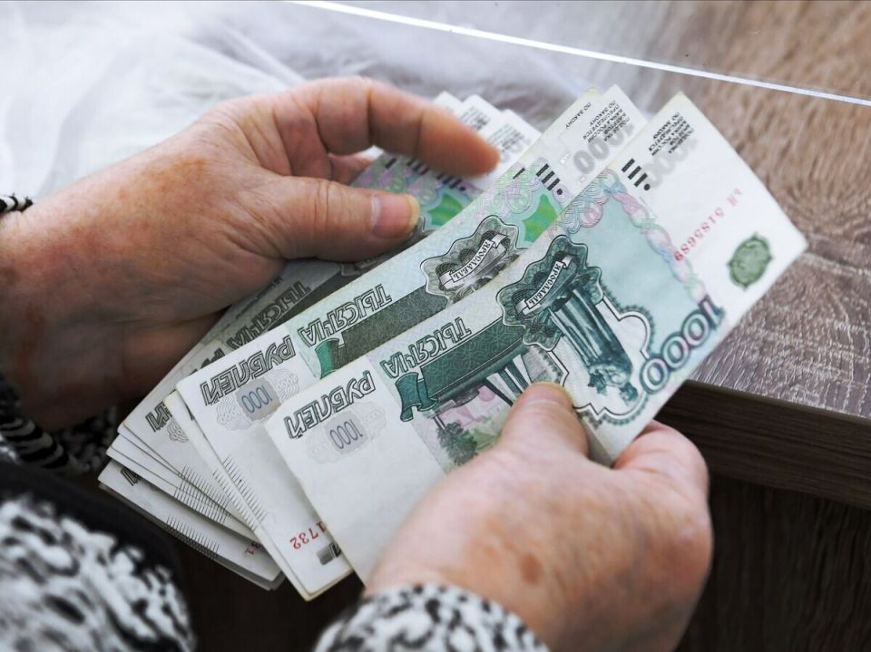 Пенсионные выплаты: кто может рассчитывать на ежемесячный перерасчет?