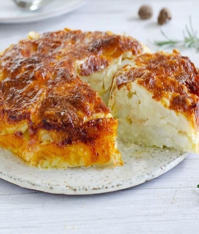 Праздничный картофельный пирог с сырной начинкой: новый взгляд на вкусовые традиции