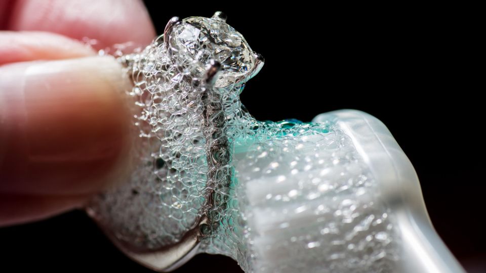 Это копеечное средство вернет серебру блеск и сияние