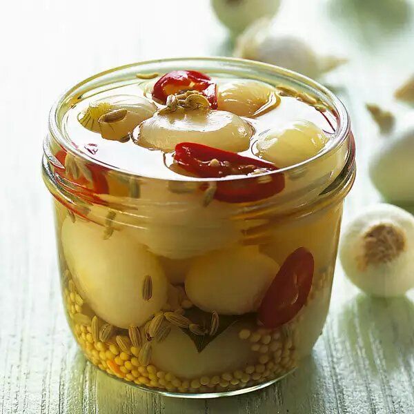 Как замариновать лук целиком: быстрее, проще и вкуснее к праздничному столу