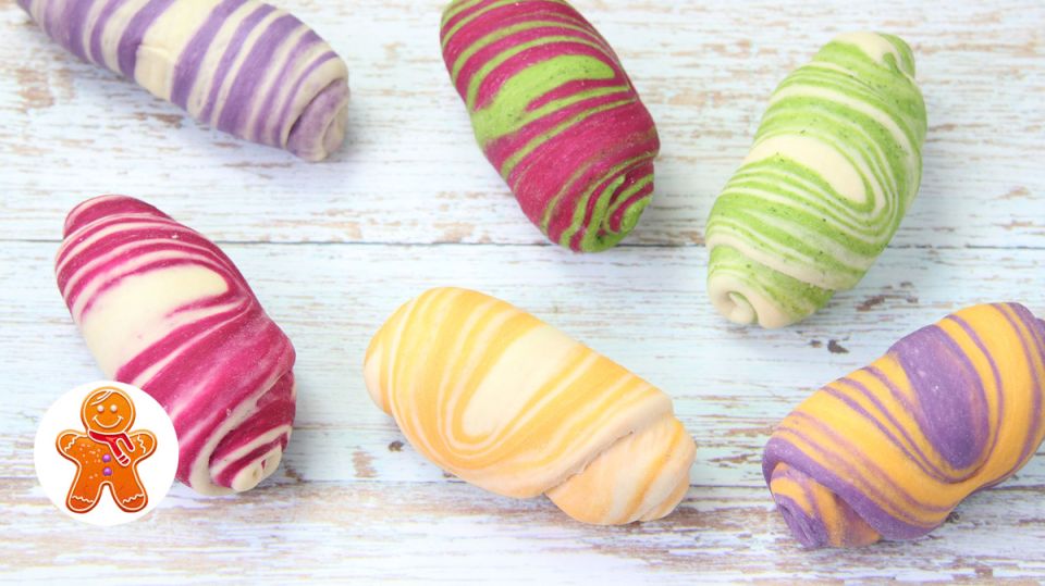 Паровие цветные булочки без сложных ингредиентов