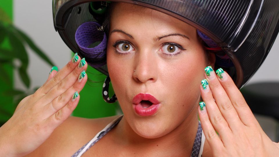 Неудачный маникюр выдают эти 3 нюанса: проверьте, можно ли доверять вашему мастеру