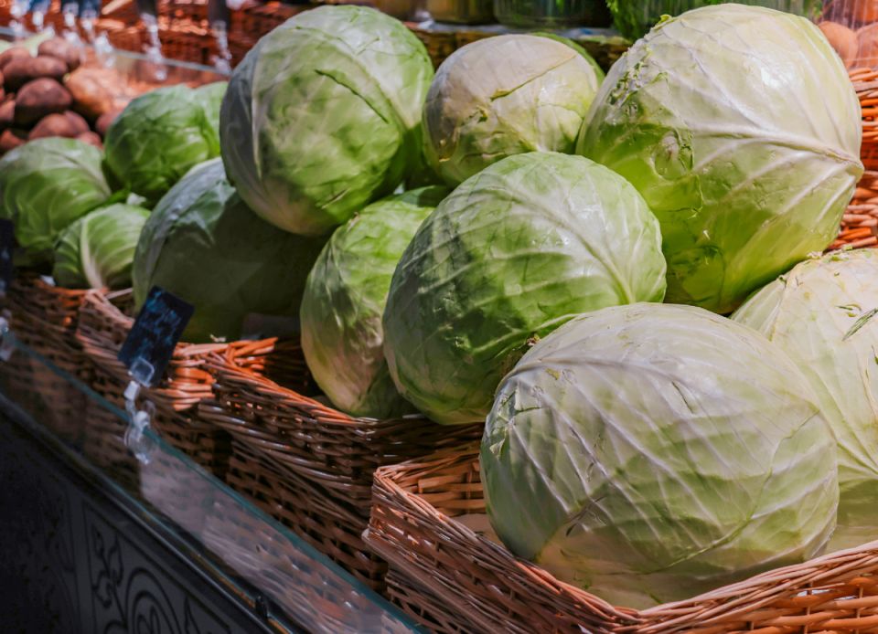 Зимняя перекуси: на московских ярмарках продается капуста морозостойких сортов