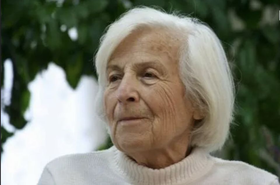 95 лет и свободный шпагат: 4 привычки Галины Шаталовой, которые вернут энергию без таблеток