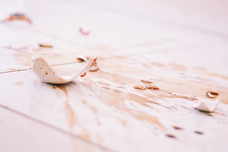 Как не паниковать из-за пролива кофе или падения сковородки на SPC